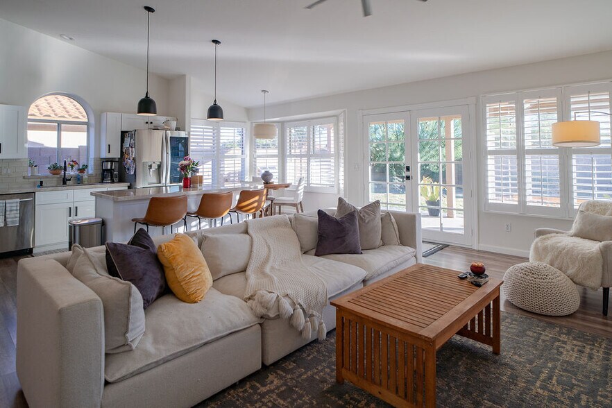 Building Photo - 1721 W Jupiter Way