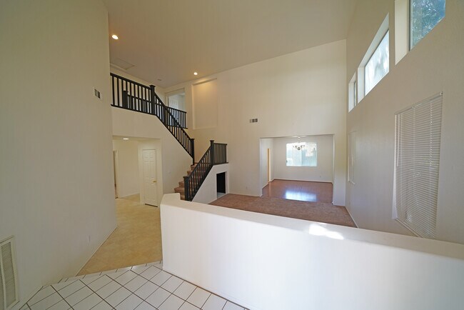 Building Photo - 29070 St Tropez Pl