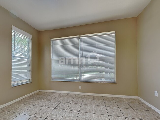 Building Photo - 2804 Spring Meadow Dr