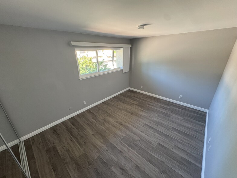 Building Photo - 1879 Pomar Way