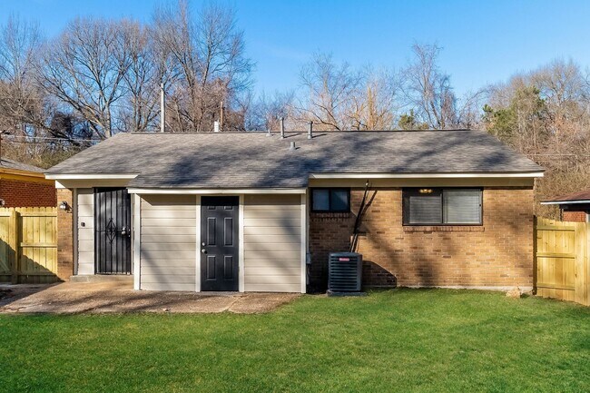 Building Photo - 453 Charter Ave