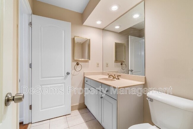 Building Photo - 5025 Hillsboro Pike