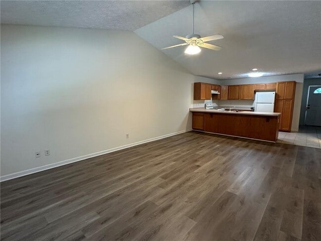 Building Photo - 3985 Hidden Hollow Dr