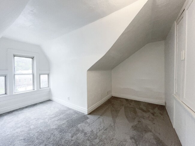 Building Photo - 2641 S 18th St