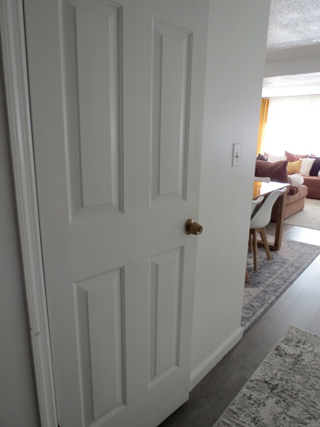 Building Photo - 97 Highland Rd