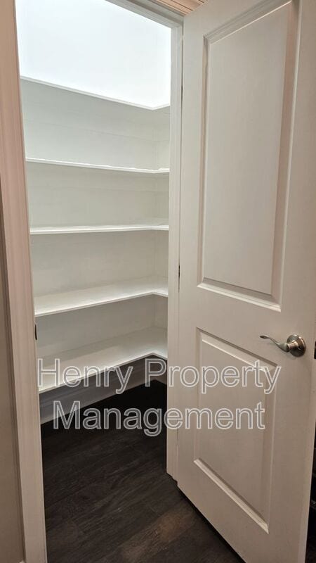 Building Photo - 112 Concordia Woods Dr