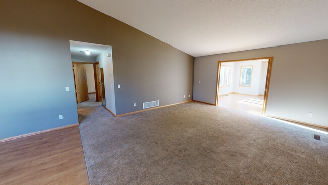 Building Photo - 2504 10th St SW