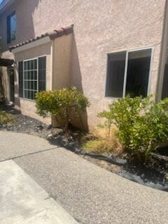 Building Photo - Spectacular 3 bed 2.5 bath Tracy Home