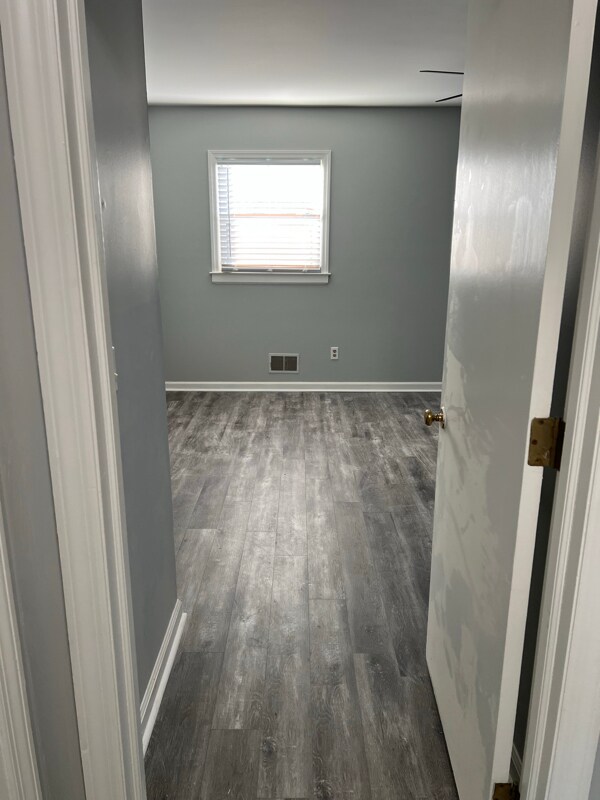 Building Photo - 639 N College Rd