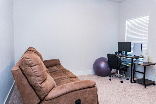 Building Photo - 1109 Shoal River Dr