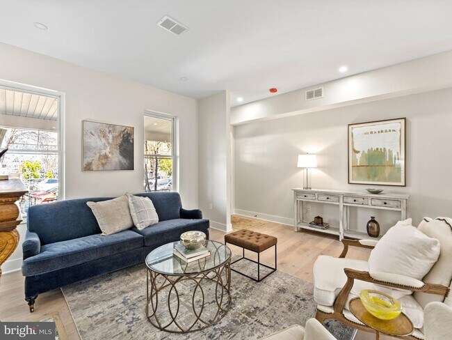 Building Photo - 532 Shepherd St NW