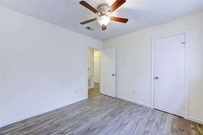 Building Photo - 950 Grand Jct Dr