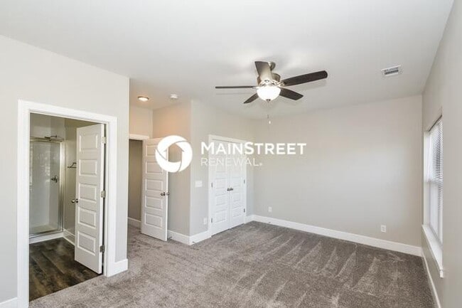 Building Photo - 2 Bedroom Pet-Friendly Home in Lebanon, TN with Main Street Renewal