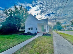 Building Photo - 2 bed 1 bath