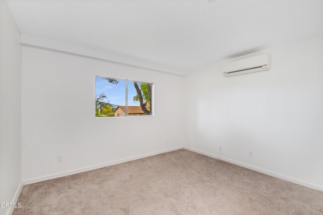 Building Photo - 296 Foothill Dr