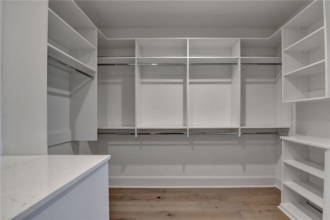 Building Photo - 435 Mayfair Ct