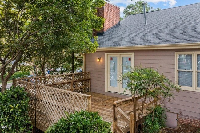 Building Photo - 5501 Sharpe Dr