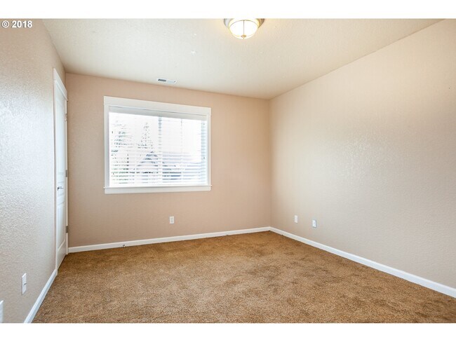 Building Photo - 3089 SE Riesling Rd