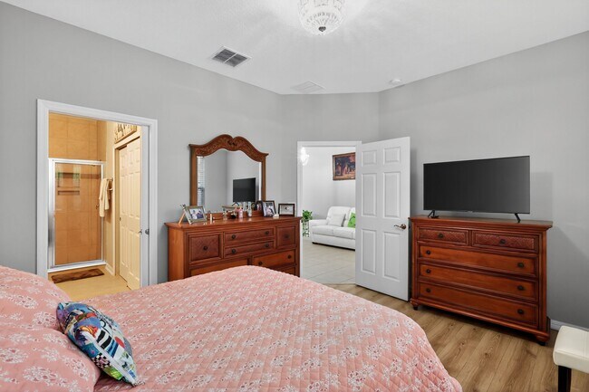 Building Photo - 17523 Promenade Dr