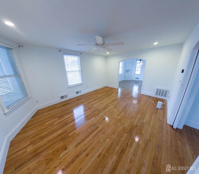 Building Photo - 15 Sedgwick St