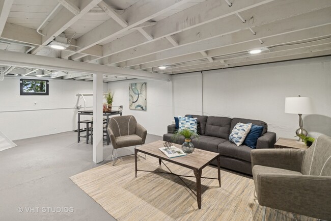 Building Photo - 2309 Riverside Dr