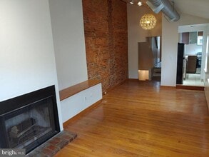 Building Photo - 426 Dickinson St