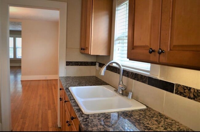 Building Photo - 1507 McDuffie St