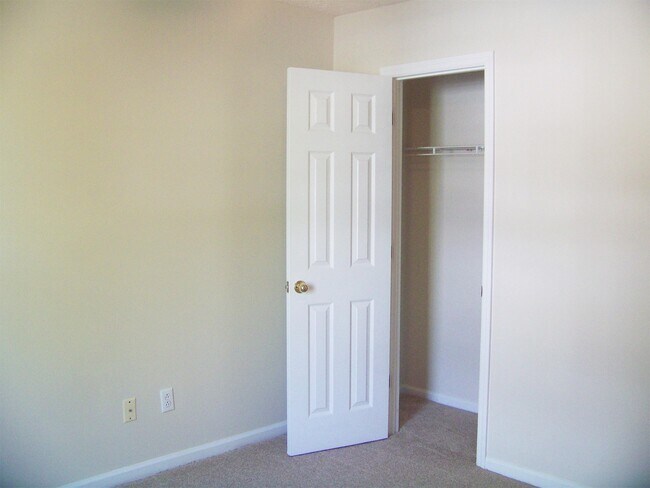 Building Photo - 108 Christopher Ct