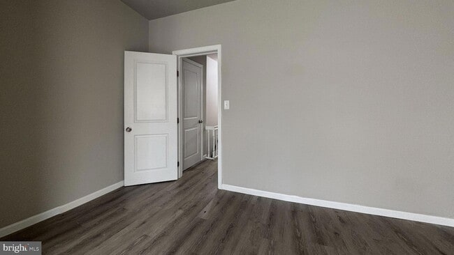 Building Photo - 141 N Peach St