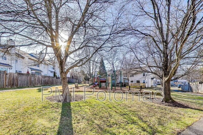 Building Photo - 8417 Meadow Green Way