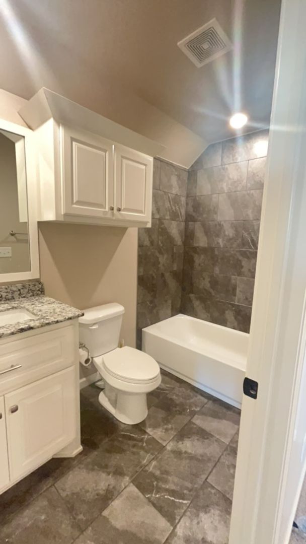 Building Photo - 4 Bedroom Home in Edmond