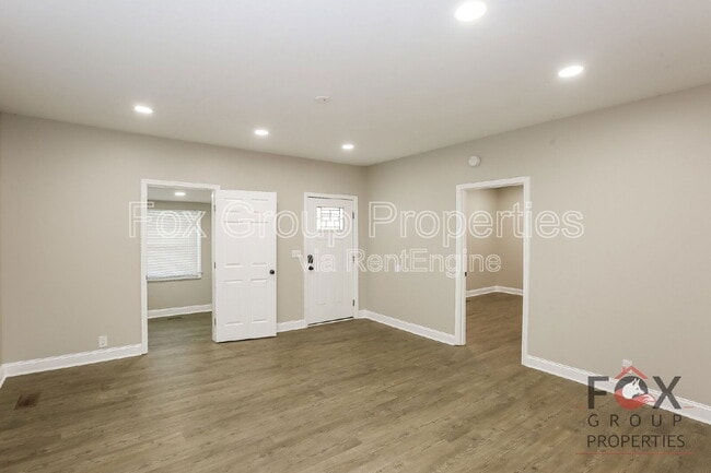 Building Photo - 48 Chestnut Dr SW