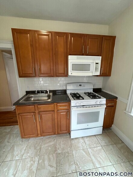 Building Photo - 127 Washington St