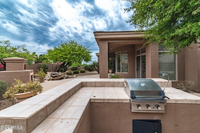 Building Photo - 11473 E Blanche Dr