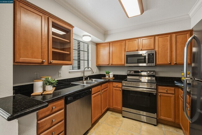Building Photo - 332 Eastridge Dr