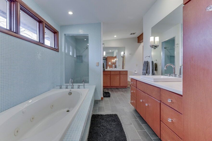 Building Photo - 111 McClellan Rd