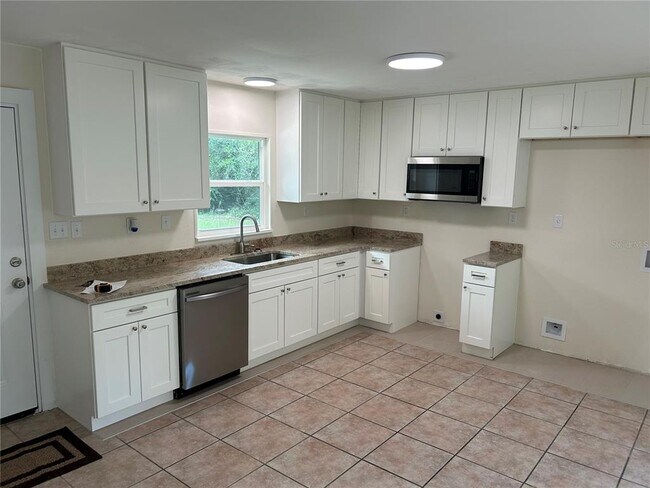 Building Photo - 2229 Adelia Blvd