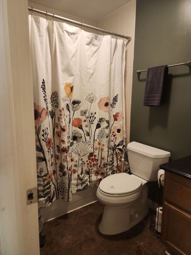 Building Photo - Alpine Court Condo Available Now!