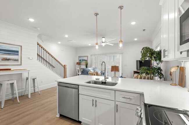 Building Photo - 2310 Seaseeker Ln