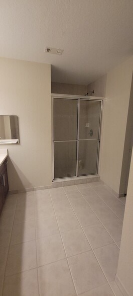 Building Photo - 1064 N Tamiami Trl