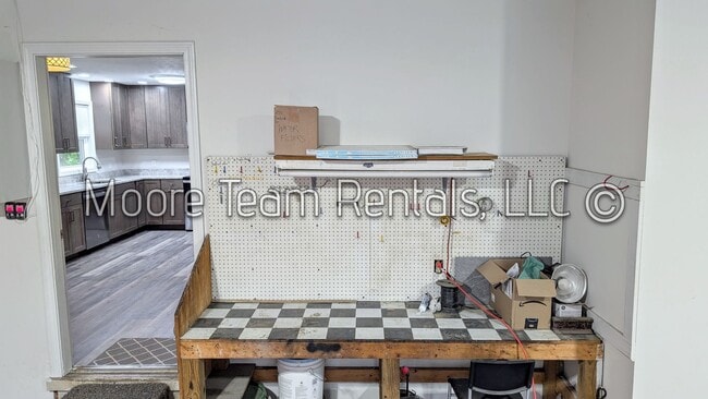 Building Photo - Beautiful Private Ranch House - Stream, Ya...