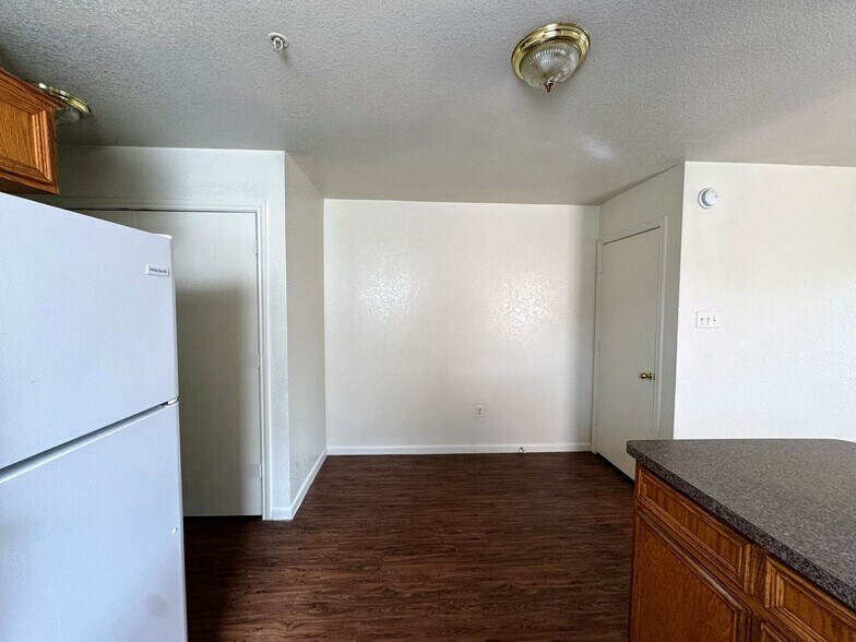 Building Photo - 1100 Lansberry Ct