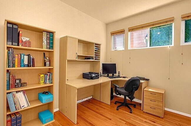 Building Photo - A Beautiful Picture Perfect Home with 4 Be...