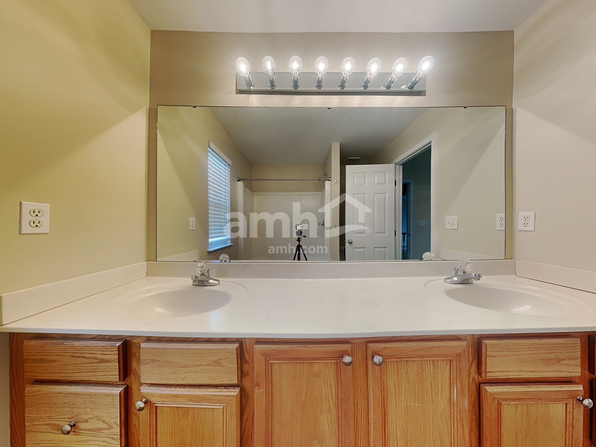 Building Photo - 2080 Patriot Way