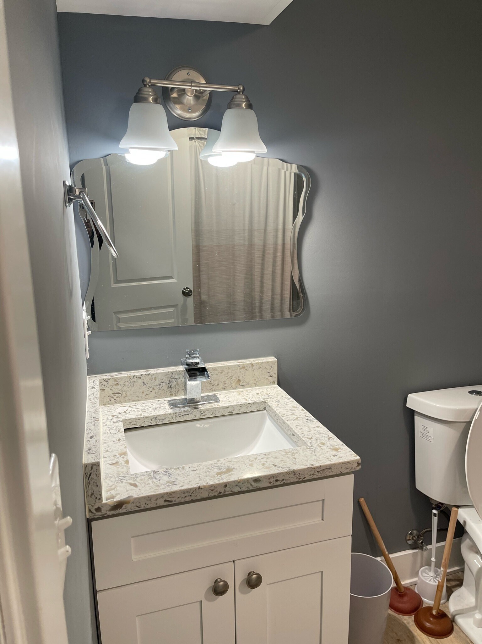 Furnished $2331 Per Month - 4836 S Michigan Ave