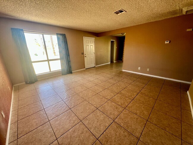 Building Photo - 6001 Mariposa Ave