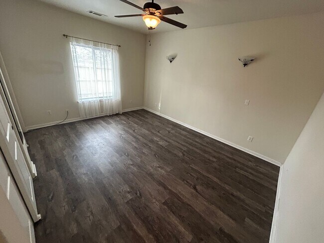 Building Photo - Comfortable 3-Bedroom Home in Gated Cottonwood Community