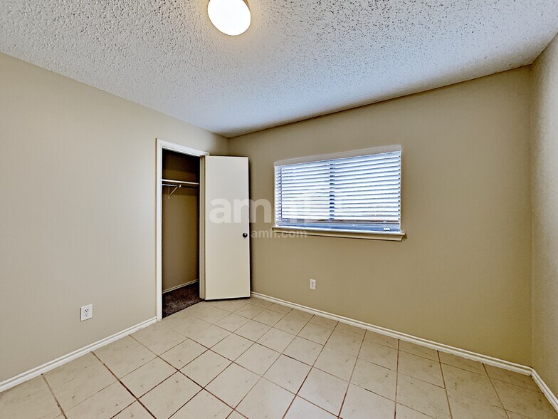 Building Photo - 2803 Quiet Plain Dr