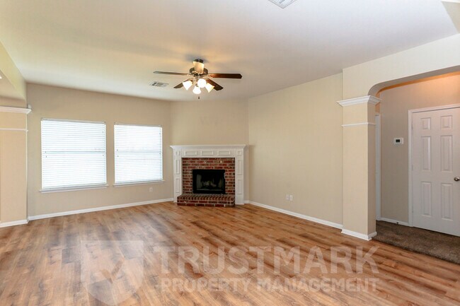 Building Photo - 212 Crowfoot Dr