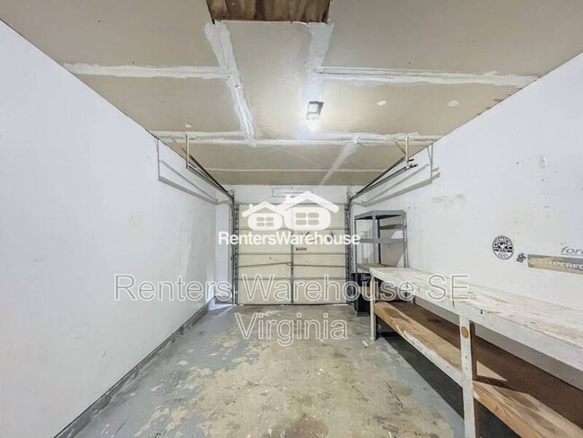 Building Photo - 1517 Glenmont Ct
